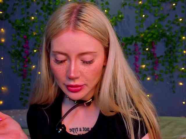 LillieBerry webcam