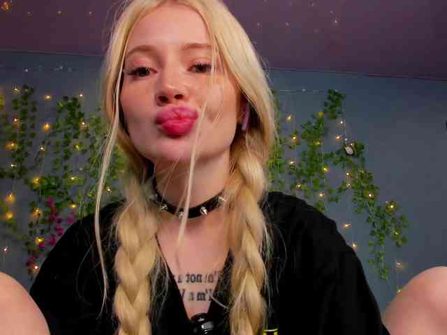 LillieBerry webcam
