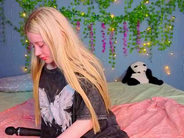 LillieBerry webcam