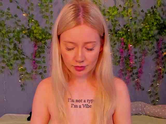 LillieBerry webcam