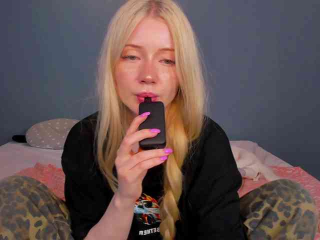 LillieBerry webcam