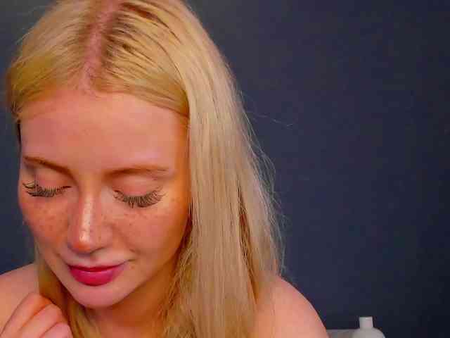 LillieBerry webcam
