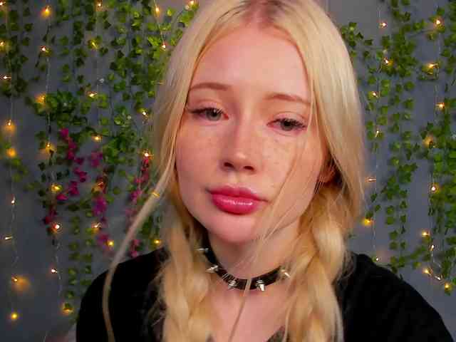 LillieBerry webcam