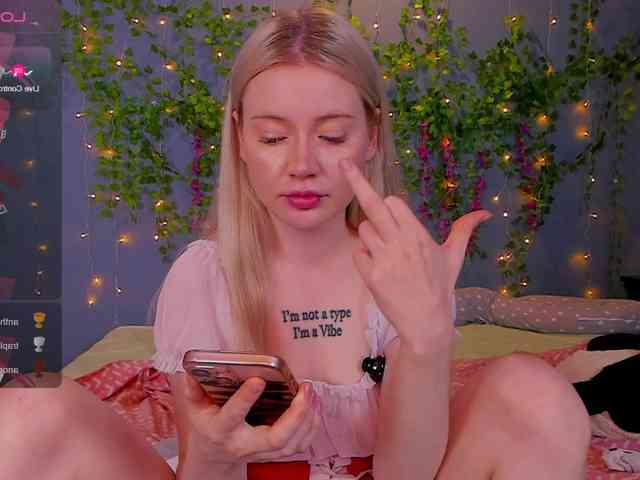 LillieBerry webcam