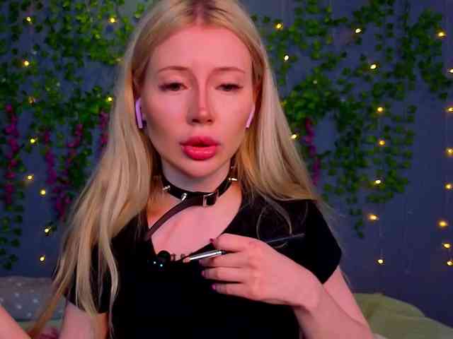 LillieBerry webcam