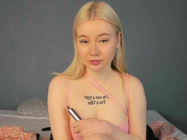 LillieBerry webcam