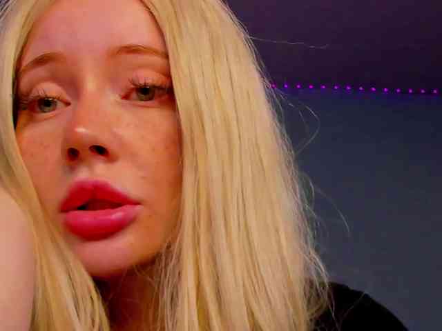 LillieBerry webcam