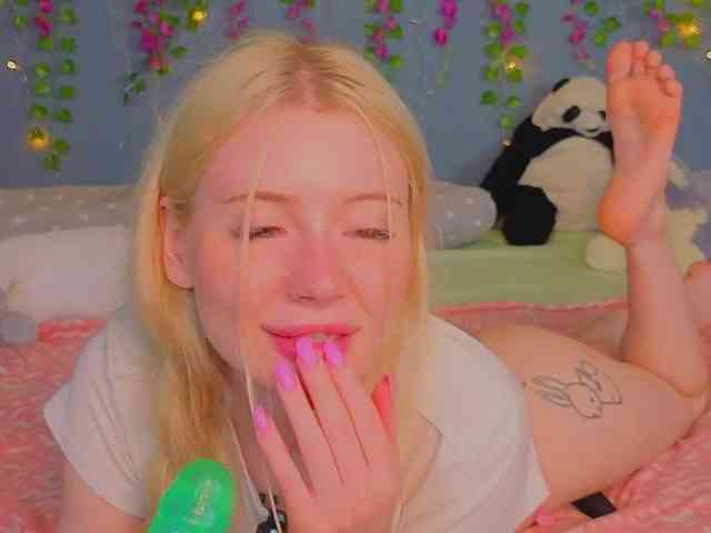 LillieBerry webcam