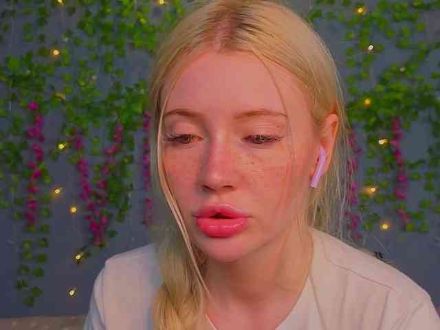 LillieBerry webcam