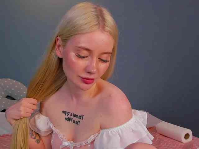 LillieBerry webcam