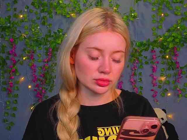 LillieBerry webcam