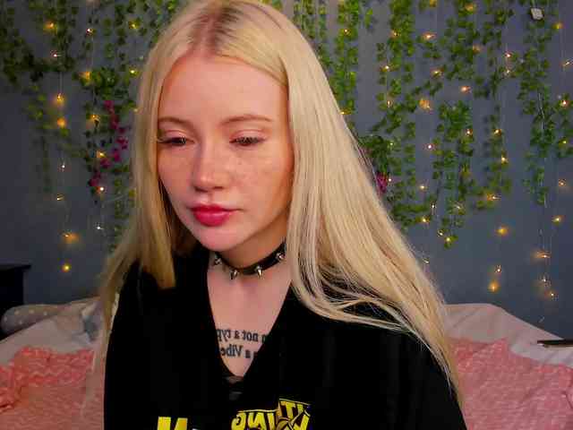 LillieBerry webcam