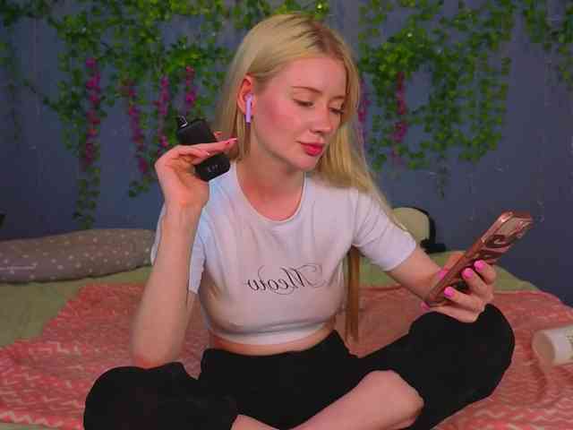LillieBerry webcam