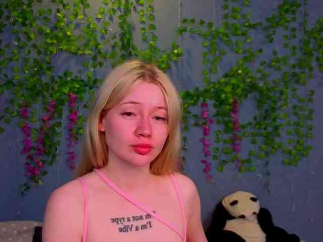 LillieBerry webcam