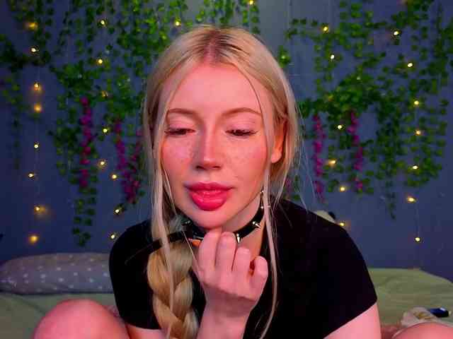 LillieBerry webcam