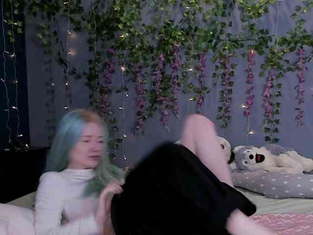 LillieBerry webcam