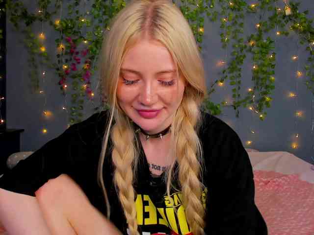 LillieBerry Sex Cam Show