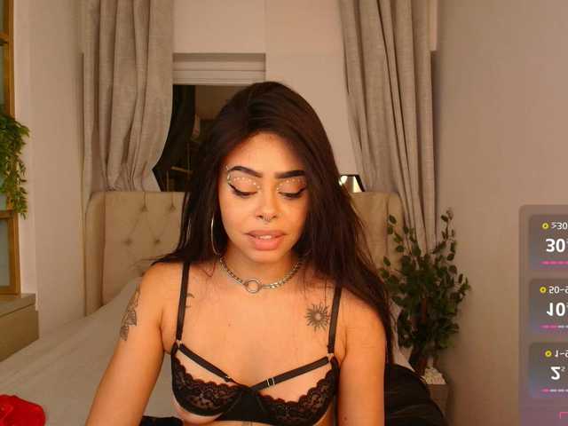 Pauline-Clark's BongaCams show and profile