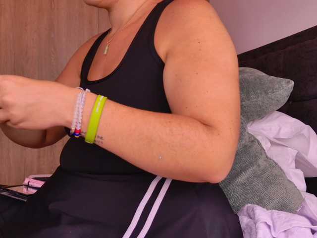 vanity-wild live cam on BongaCams