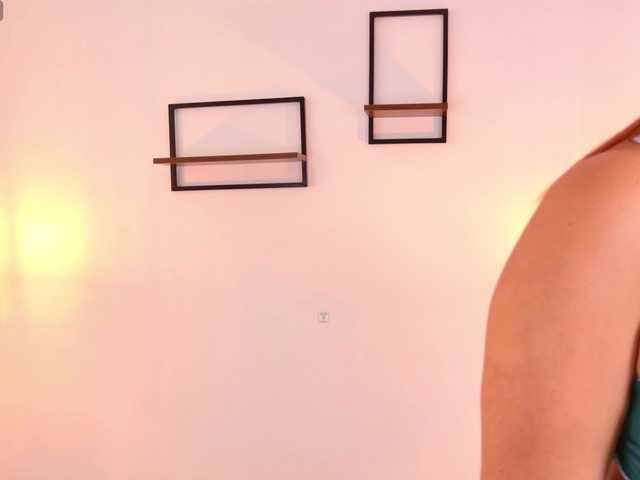 vanity-wild live cam on BongaCams