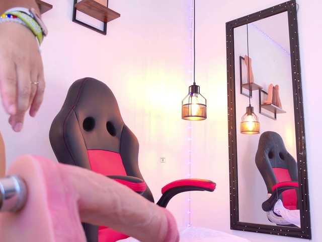 vanity-wild live cam on BongaCams