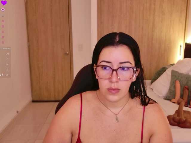 vanity-wild live cam on BongaCams