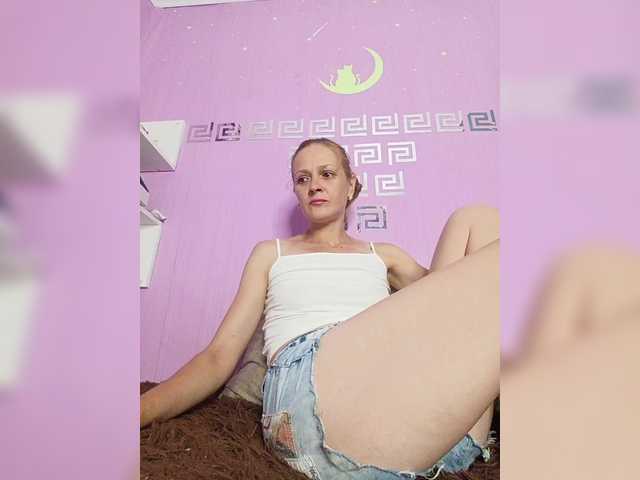 HelgaValkiriya live webcam show