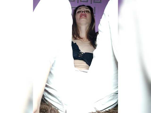 HelgaValkiriya live cam on BongaCams