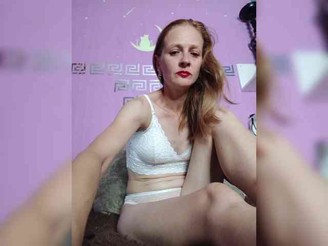 HelgaValkiriya webcam