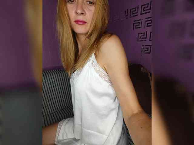 HelgaValkiriya webcam