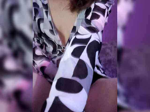 HelgaValkiriya webcam