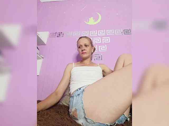 HelgaValkiriya webcam