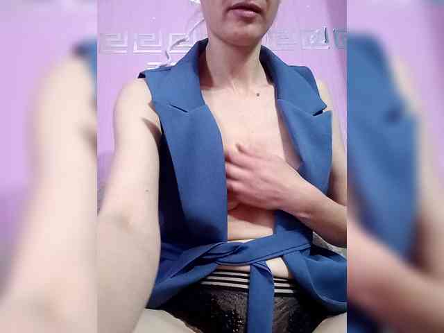 HelgaValkiriya webcam