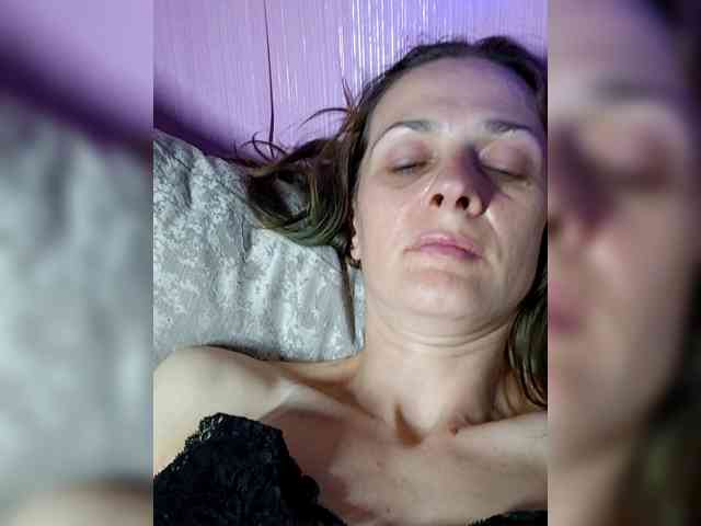 HelgaValkiriya webcam