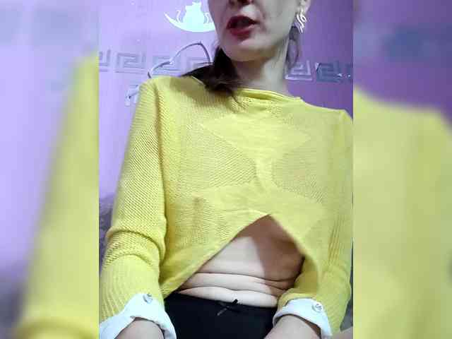 HelgaValkiriya webcam