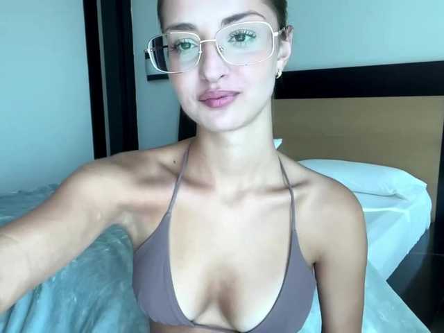 EraMinges live cam on BongaCams