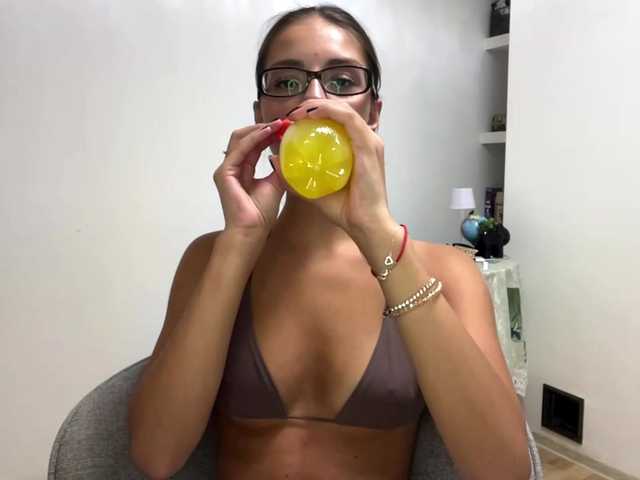 EraMinges live cam on BongaCams