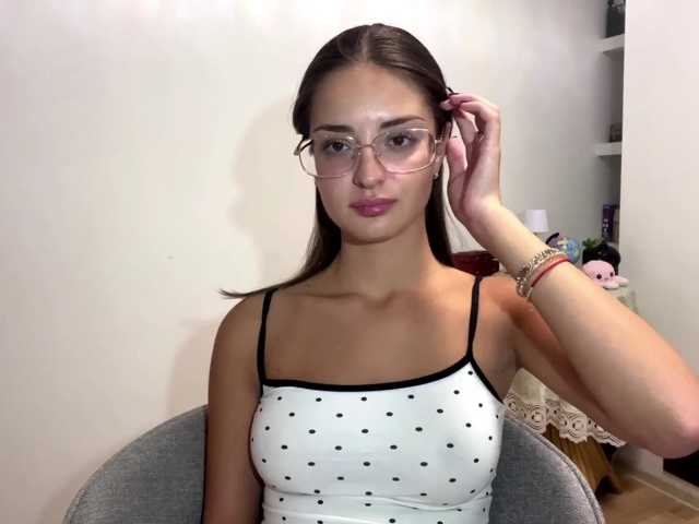 EraMinges live cam on BongaCams