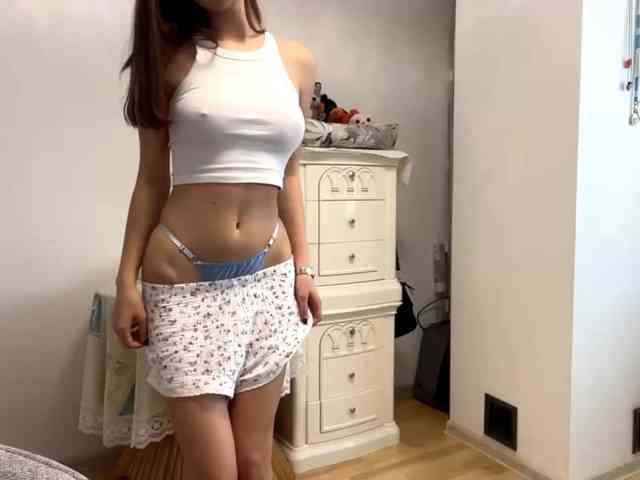 EraMinges Live Webcam on BongaCams