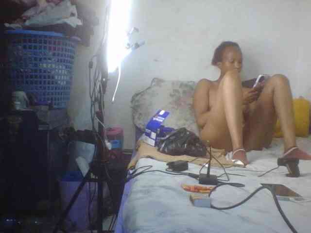 Demaskedcouple webcam