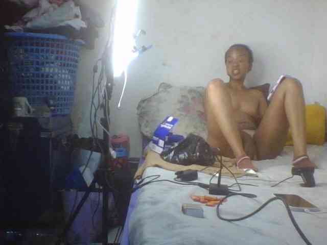 Demaskedcouple webcam
