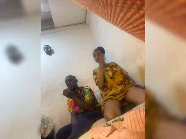 Demaskedcouple webcam