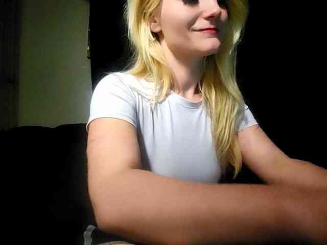 BellaTeall webcam