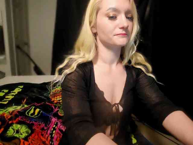 BellaTeall webcam