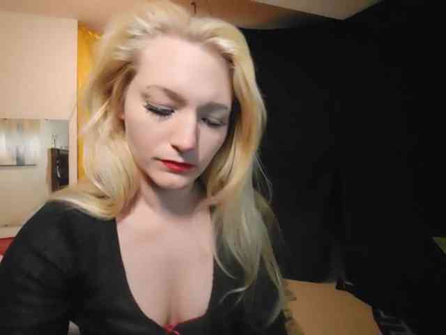 BellaTeall webcam