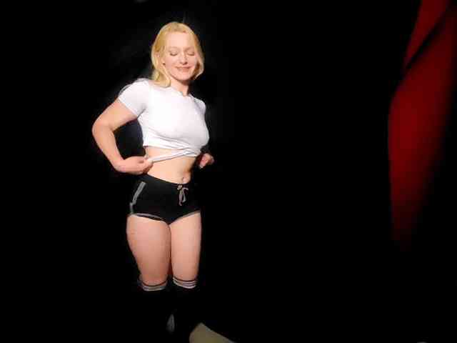 BellaTeall webcam