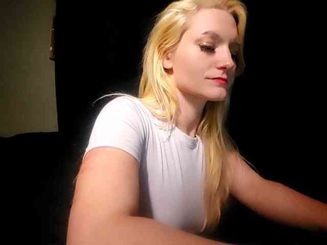 BellaTeall webcam