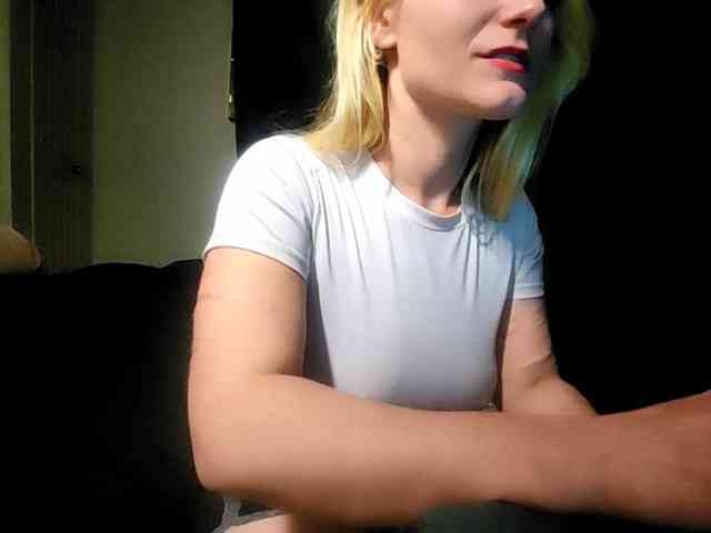 BellaTeall webcam
