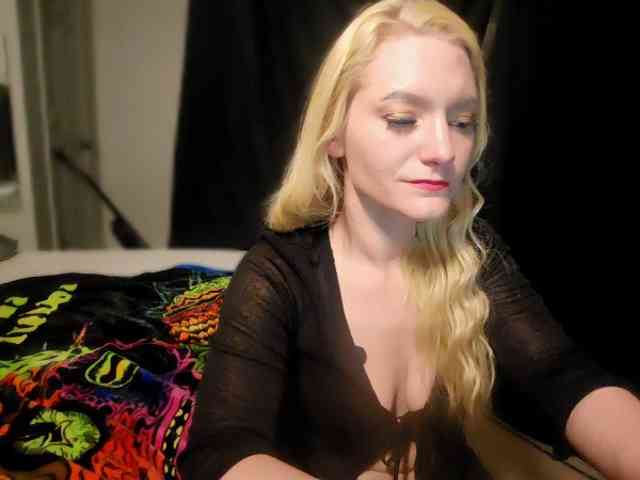 BellaTeall webcam