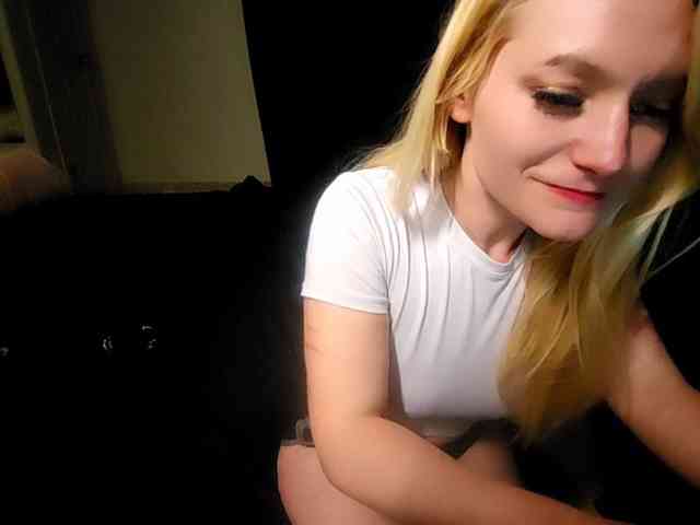 BellaTeall webcam